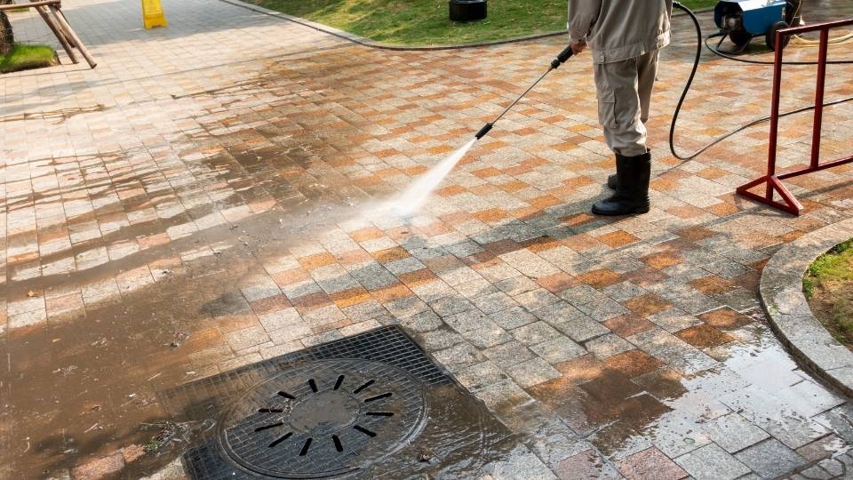 jet washing service for driveways and patios in Canvey Island